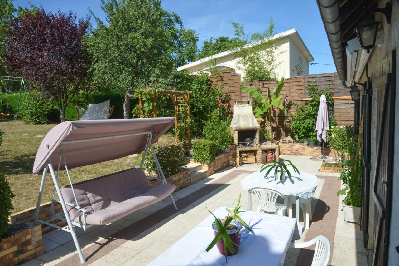 Hotel Le Calme De La Campagne Au Sud De Paris Saint-Mammès Exterior foto